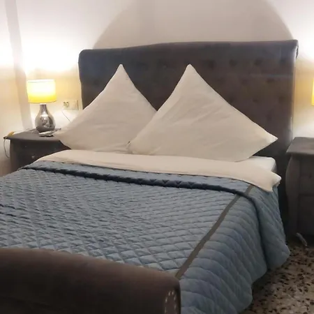 Piso Centro شقة *